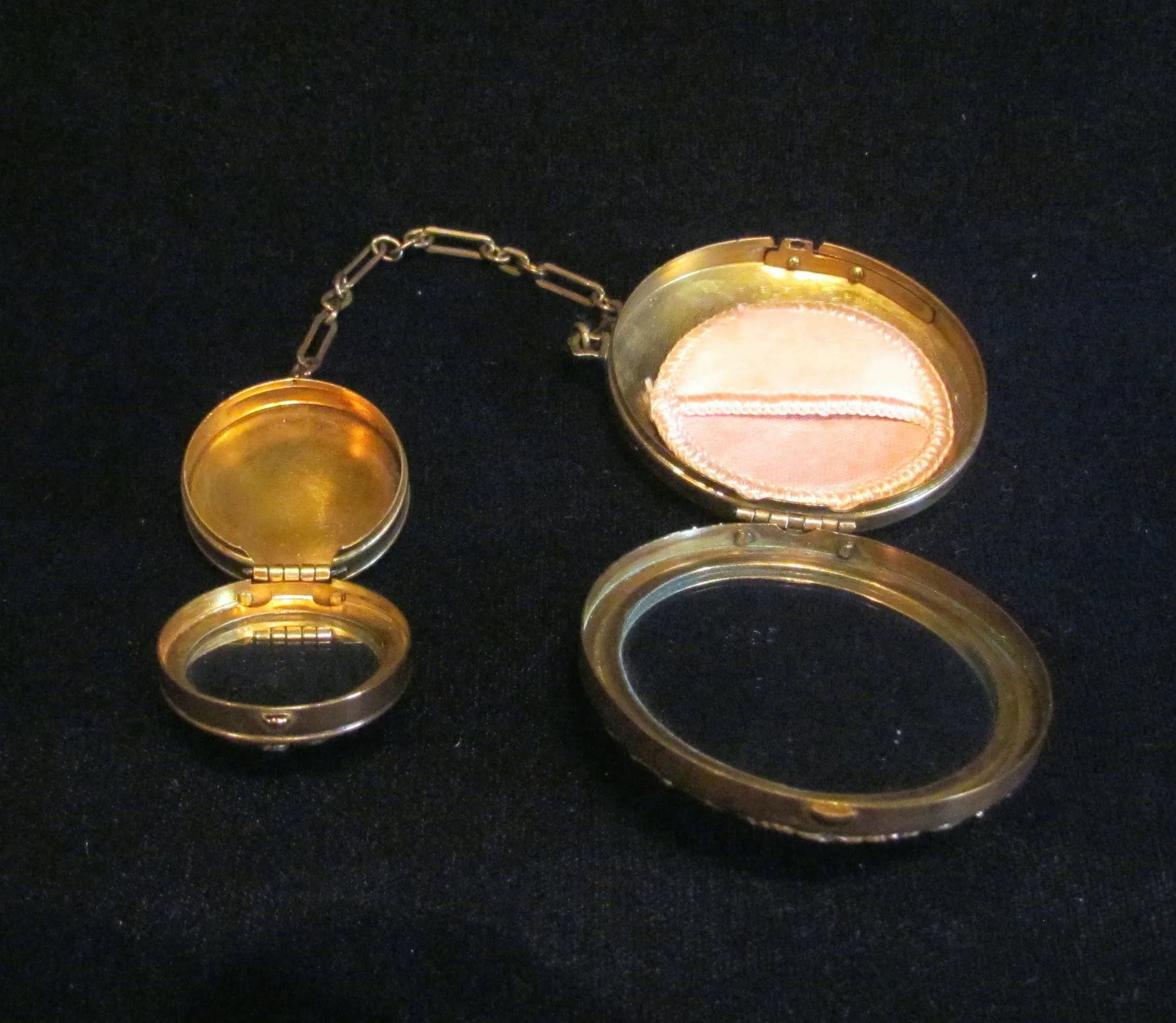 1800's Gold Ormolu Filigree And Mosaic Tango Compacts In Excellent Condition